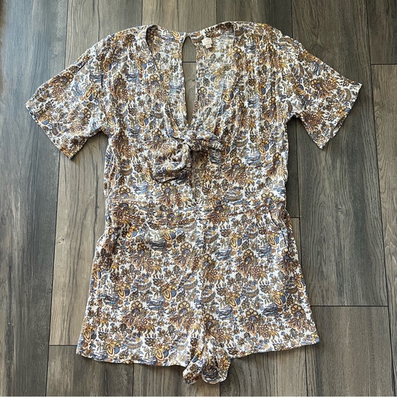 Loft Beach Paisley Print Romper Large - Picture 2 of 11